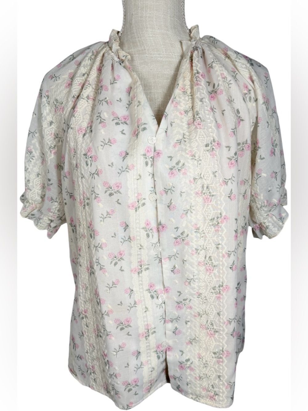 Boutique Cream & Pink Floral Grannycore Button Front Puff Sleeve Ruffle Top